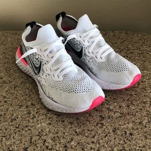 Nike Women’s Epic React Flyknit 2 Running Shoe